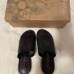 Free People Slide Sandals - Black - Size 6